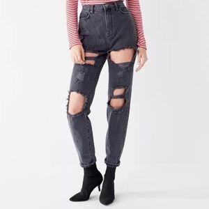 BDG Mom Ripped Jean - Black